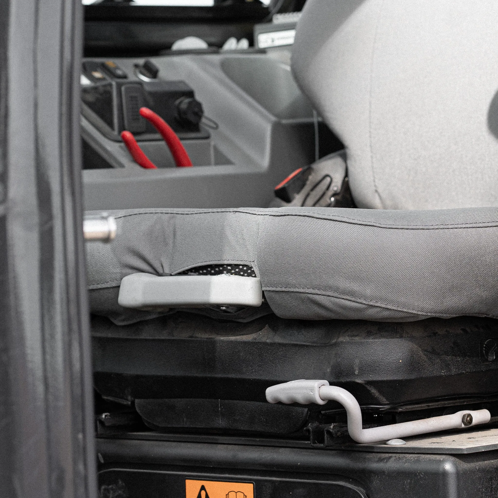Equipment and Tractor Seat Cover (E0822109)